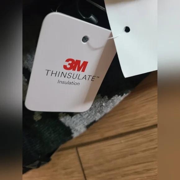 NWT! Zero Xposur hat & winter gloves set - Picture 8 of 8